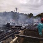 BPBD Sintang Bantu Korban Kebakaran Nanga Pari