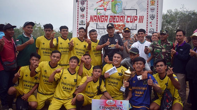Jarot Winarno Hadiri Penutupan Open Turnamen Sepak Bola Nanga Dedai Cup III Tahun 2023