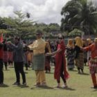 Wabup Melki Ikut Menari Bersama 662 Penari di Stadion Baning