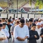 Bupati Jarot Ikuti Solat Ied di Lapangan Kodim 1205